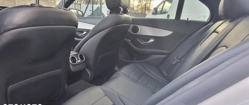 Mercedes-Benz Klasa C cena 99900 przebieg: 133580, rok produkcji 2017 z Toruń małe 407